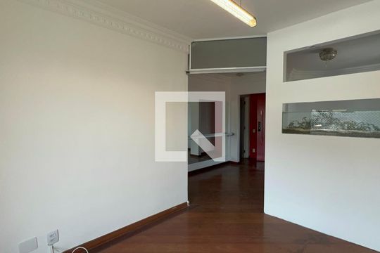 Sala de apartamento à venda com 2 quartos, 88m² em Vila Madalena, São Paulo