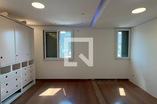Quarto de apartamento à venda com 2 quartos, 88m² em Vila Madalena, São Paulo