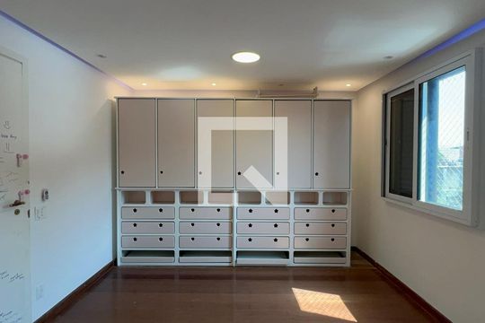 Quarto de apartamento à venda com 2 quartos, 88m² em Vila Madalena, São Paulo