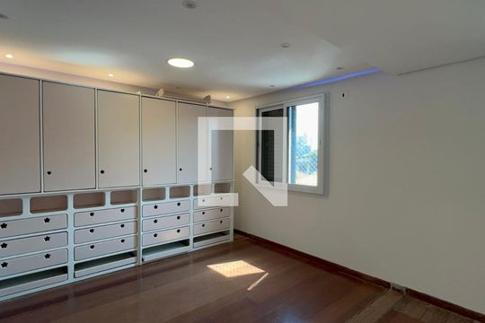 Quarto de apartamento à venda com 2 quartos, 88m² em Vila Madalena, São Paulo