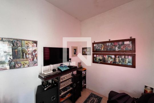 Casa à venda com 4 quartos, 247m² em Santa Monica, Belo Horizonte