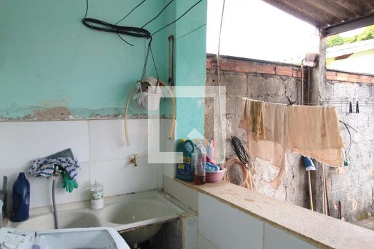 Casa para alugar com 1 quarto, 360m² em Sinimbu, Belo Horizonte