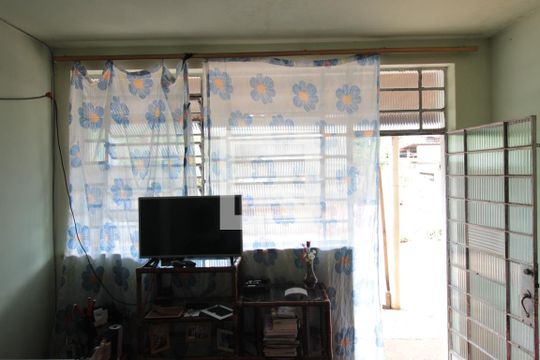 Casa para alugar com 1 quarto, 360m² em Sinimbu, Belo Horizonte