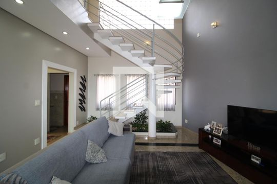 Sala 1 de casa à venda com 3 quartos, 380m² em Vila Maria Luisa, São Paulo
