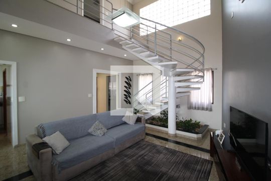 Sala 1 de casa à venda com 3 quartos, 380m² em Vila Maria Luisa, São Paulo