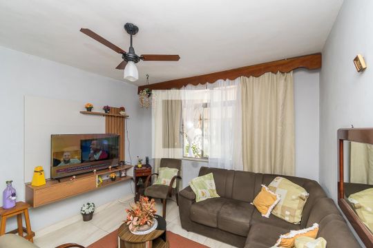 Sala de apartamento à venda com 2 quartos, 54m² em Olaria, Rio de Janeiro