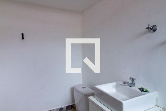 Banheiro de kitnet/studio para alugar com 1 quarto, 30m² em Jardim do Sol, Sorocaba