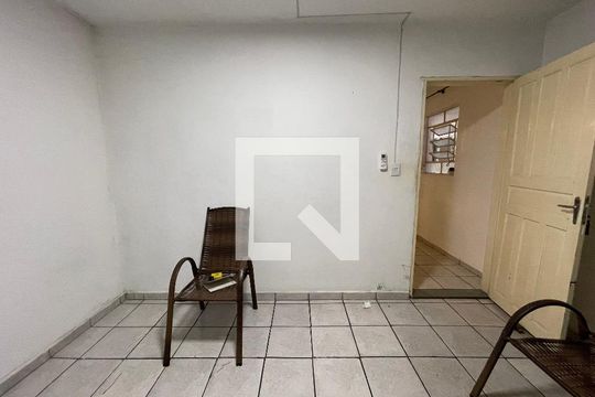 Quarto 1 de casa para alugar com 2 quartos, 200m² em Jardim Celeste, São Paulo