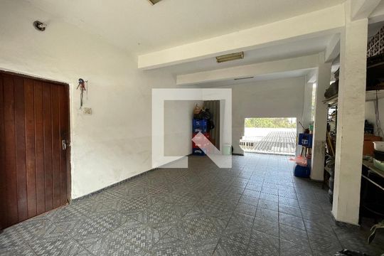 Garagem de casa para alugar com 2 quartos, 200m² em Jardim Celeste, São Paulo