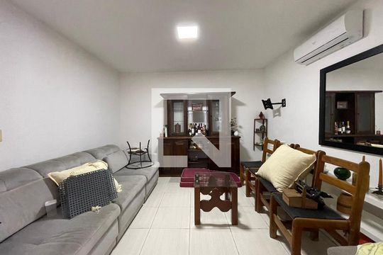 Sala de casa para alugar com 2 quartos, 200m² em Jardim Celeste, São Paulo