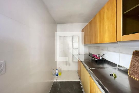 Cozinha de casa para alugar com 2 quartos, 200m² em Jardim Celeste, São Paulo