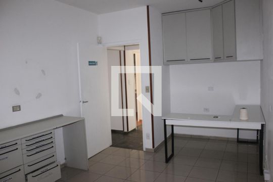 Quarto 1 de casa para alugar com 2 quartos, 109m² em Jardim Aida, Guarulhos