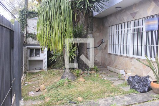 Garagem de casa para alugar com 2 quartos, 109m² em Jardim Aida, Guarulhos