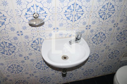 Lavabo de apartamento para alugar com 3 quartos, 147m² em Perdizes, São Paulo