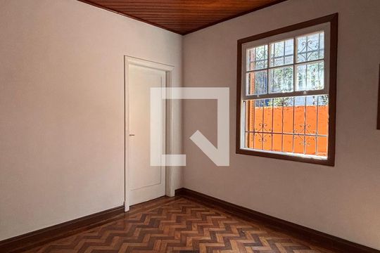 Quarto 2 de casa para alugar com 2 quartos, 200m² em Sumaré, São Paulo