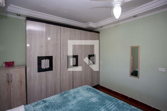 Quarto 1- Casa 1 de casa à venda com 4 quartos, 230m² em Casa Grande, Diadema