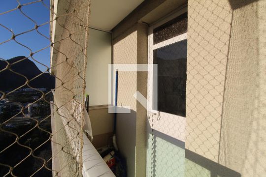 Sala - Varanda/acesso para área de serviço de apartamento para alugar com 1 quarto, 70m² em Camorim, Rio de Janeiro