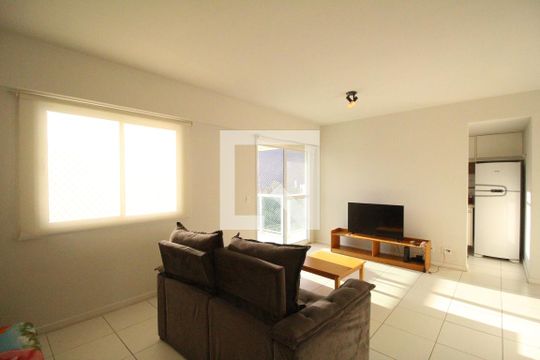 Sala de apartamento para alugar com 1 quarto, 70m² em Camorim, Rio de Janeiro