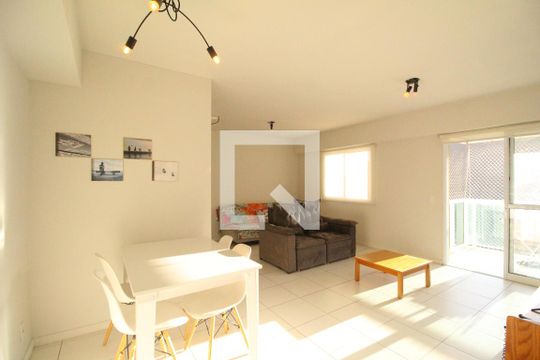 Sala de apartamento para alugar com 1 quarto, 70m² em Camorim, Rio de Janeiro