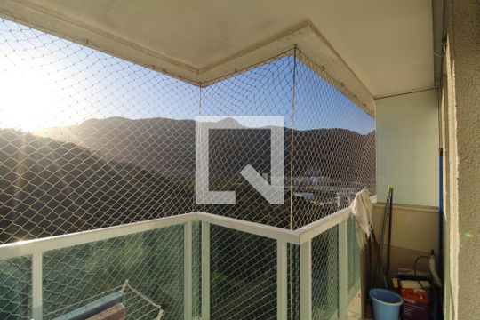 Sala - Varanda de apartamento para alugar com 1 quarto, 70m² em Camorim, Rio de Janeiro