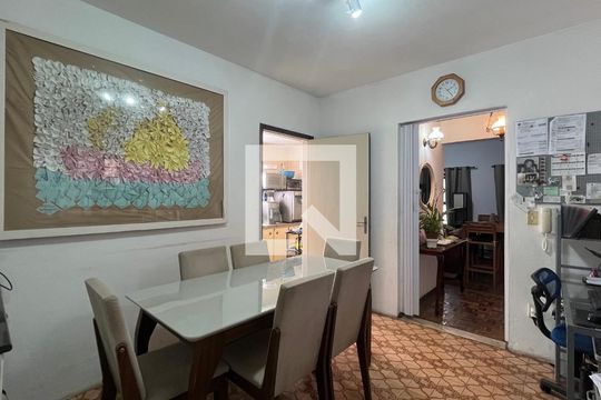 Sala de casa para alugar com 4 quartos, 200m² em Jardim Flamboyant, Campinas