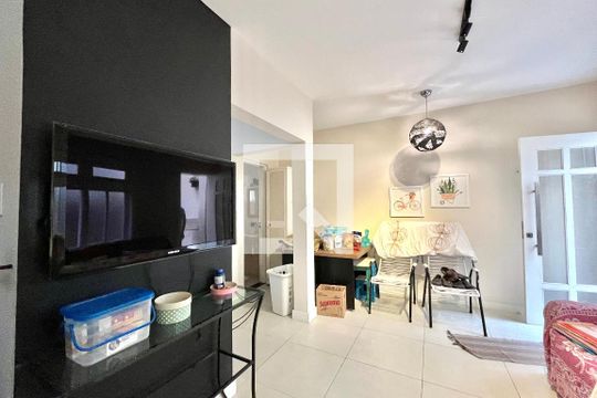 Edícula - Sala de casa para alugar com 4 quartos, 200m² em Planalto Paulista, São Paulo