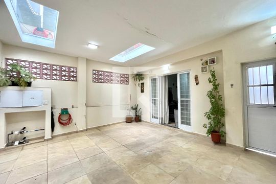 Garagem de casa para alugar com 4 quartos, 200m² em Planalto Paulista, São Paulo