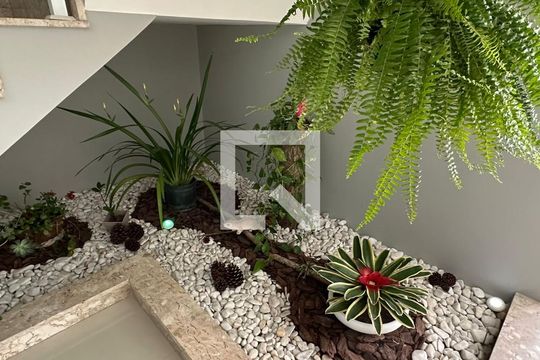 Sala de casa de condomínio à venda com 3 quartos, 350m² em Jacarepaguá, Rio de Janeiro