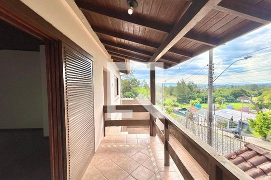 Sacada de casa à venda com 3 quartos, 166m² em Feitoria, São Leopoldo