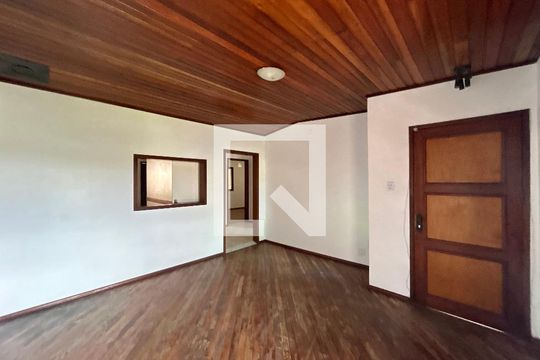 Sala de casa à venda com 3 quartos, 166m² em Feitoria, São Leopoldo