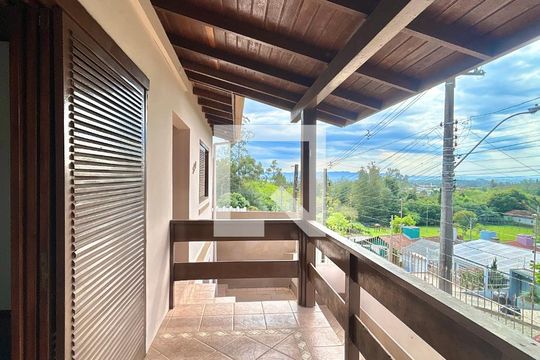 Sacada de casa à venda com 3 quartos, 166m² em Feitoria, São Leopoldo