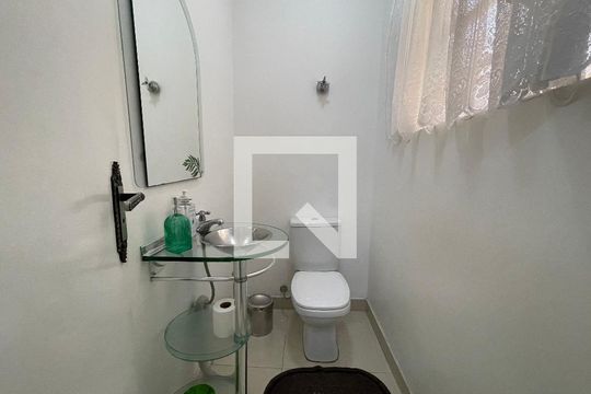 Lavabo de casa à venda com 3 quartos, 250m² em Rio Pequeno, São Paulo