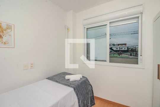 Quarto de apartamento à venda com 2 quartos, 72m² em Passo D’areia, Porto Alegre