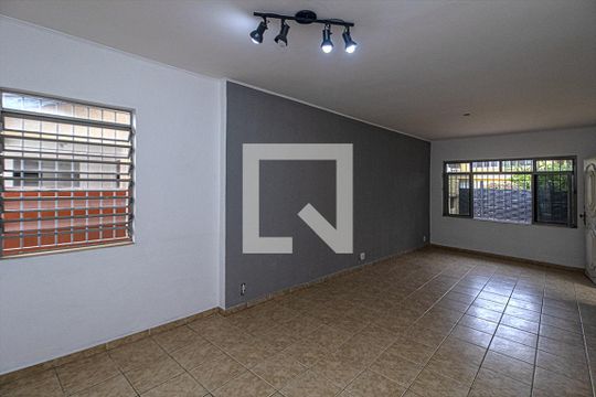 Sala de casa à venda com 4 quartos, 200m² em Bosque da Saúde, São Paulo