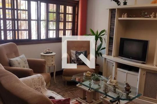 Casa à venda com 3 quartos, 200m² em Parque Tomas Saraiva, São Paulo