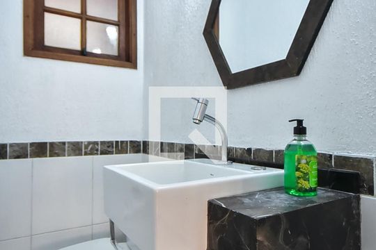 Lavabo de casa de condomínio para alugar com 4 quartos, 300m² em Chácara Nossa Senhora do Bom Conselho, São Paulo