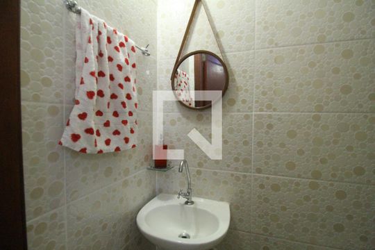 Lavabo de casa de condomínio à venda com 2 quartos, 200m² em Taquara, Rio de Janeiro