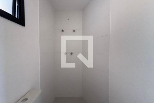 Banheiro de apartamento à venda com 2 quartos, 40m² em Jardim Cristiane, Santo André