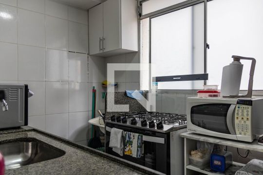 Cozinha de apartamento à venda com 3 quartos, 60m² em Santa Maria, Belo Horizonte