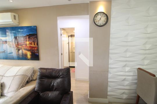 Corredor de apartamento para alugar com 2 quartos, 50m² em Engenho de Dentro, Rio de Janeiro