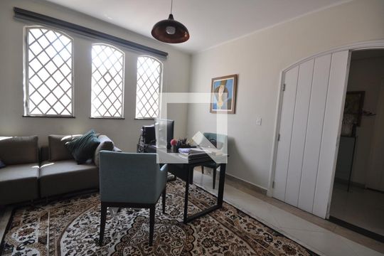 Escritório de casa para alugar com 4 quartos, 650m² em Jardim Leonor Mendes de Barros, São Paulo