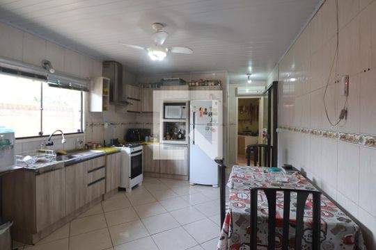 Cozinha de casa à venda com 4 quartos, 195m² em Niterói, Canoas