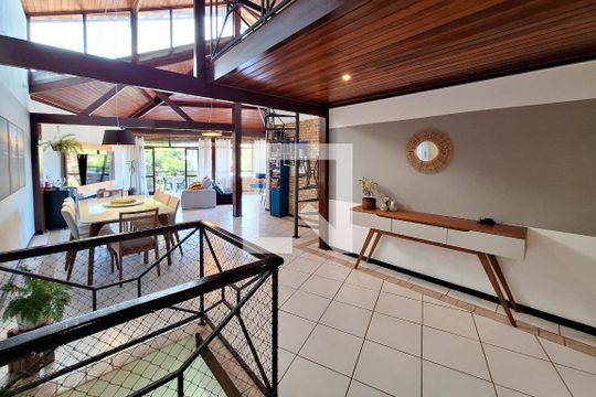 Sala  de casa de condomínio à venda com 4 quartos, 280m² em Badu, Niterói