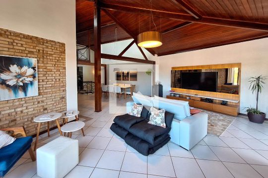 Sala  de casa de condomínio à venda com 4 quartos, 280m² em Badu, Niterói