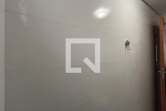 Banheiro Social de apartamento à venda com 2 quartos, 58m² em Jaguará, São Paulo