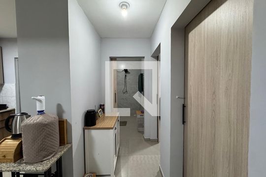 Corredor de apartamento à venda com 1 quarto, 50m² em Campina, São Leopoldo
