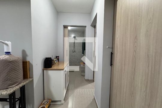 Corredor de apartamento à venda com 1 quarto, 50m² em Campina, São Leopoldo