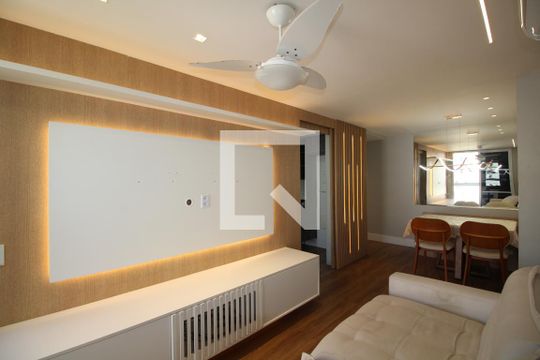 Sala de apartamento para alugar com 3 quartos, 72m² em Anil, Rio de Janeiro