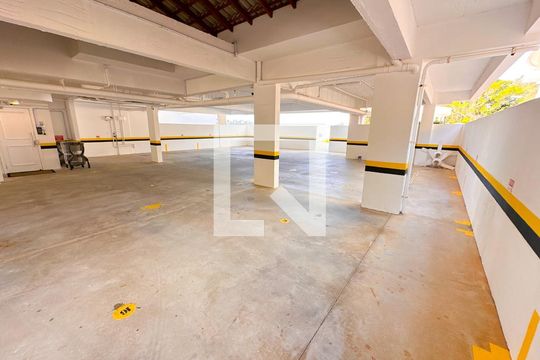 Garagem de apartamento para alugar com 4 quartos, 250m² em Canasvieiras, Florianópolis