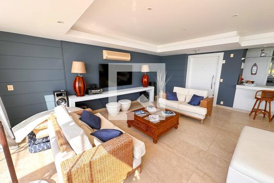 Sala de TV de apartamento para alugar com 4 quartos, 250m² em Canasvieiras, Florianópolis